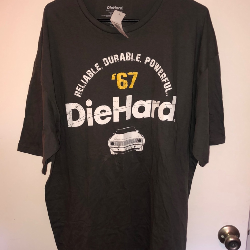 Men’s die hard t shirt brand new w/tags size 2XL